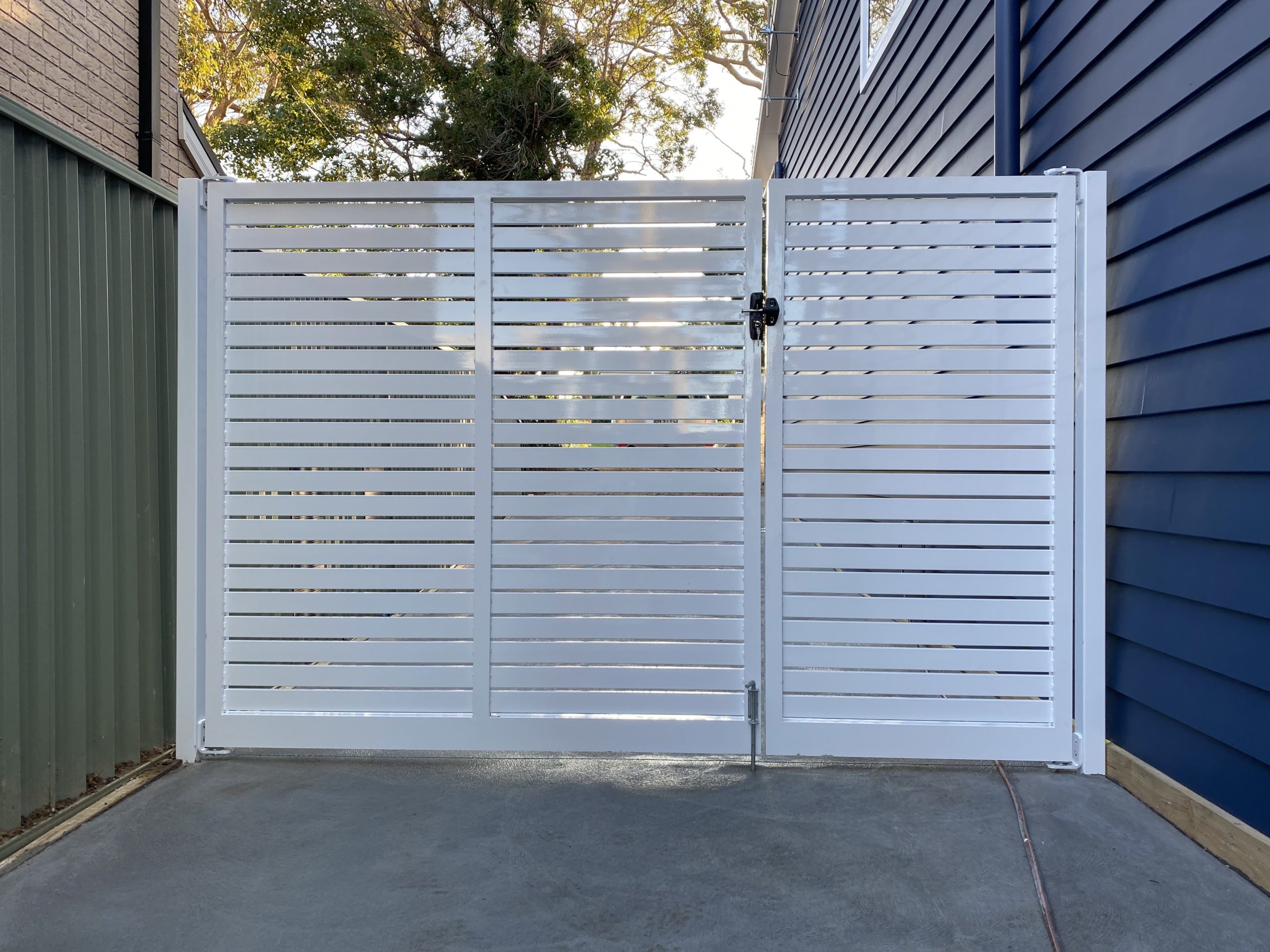 Horizontal Slatted Aluminium Driveway Gate