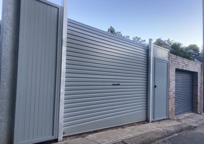 Custom Vertical Powder Coated Aluminium Slatted Panels and Key Lockable Door