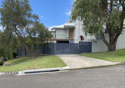 Horizontal Slatted Aluminium Fencing and Driveway Gate